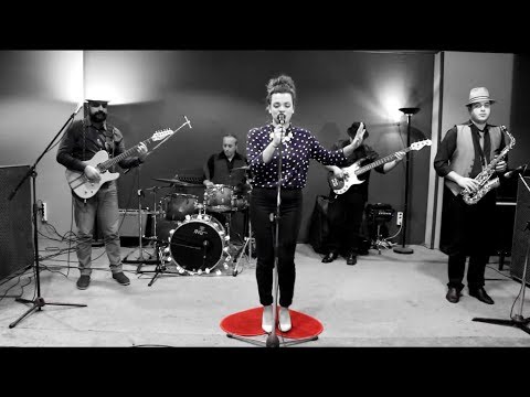 Brandy Σουαρέ - Το πρωί με ξυπνάς με φιλιά (Σοφία Βέμπο) Cover