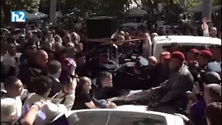 Ոստիկանները ծվեն-ծվեն են անում ու բերման ենթարկում կալանավոր «Փաշինյանին»: Լրաբեր - 09.10.2024