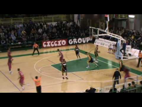 Nick George (Junior-Vigevano, 11° giornata di ritorno - LegA2 2009/10)