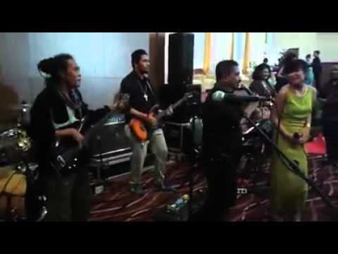 Azizah KDI feat Florasta Family - Bunga Rampe Sikka (Maumere's Song)
