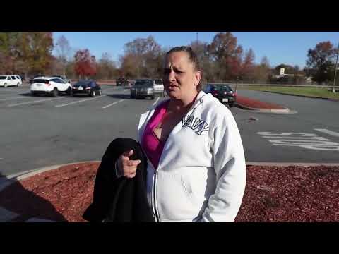 Street Interview, this woman keeps trying to take my money and walk away lol