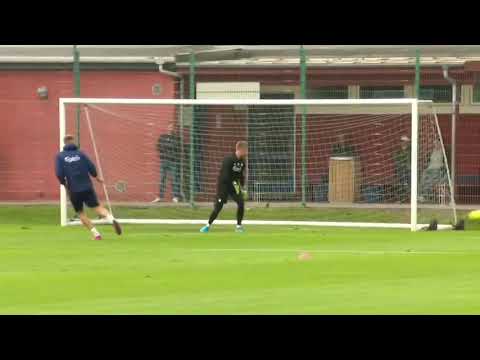 FC Copenhagen’s new signing Nicklas Bendtner might need to work on his finishing 😬