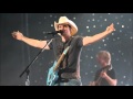 Brad Paisley - Famous People (Mud On The Tires)