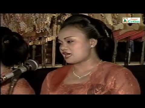 Suara Indah Alm. NYI SUWARNI jaman Ki Mulyono PW msh belajar. Ktw. Puspanjolo.