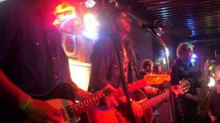Micky &amp; The Motorcars-Long And Lonely Highway