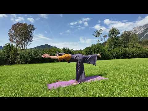 Bayrisch Yoga am Wilden Kaiser - Asana - Der Krieger III