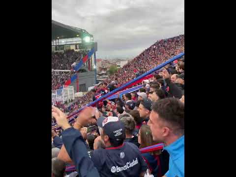 "ACA ESTÁ LA MÁS FIEL - San Lorenzo de Almagro" Barra: La Gloriosa Butteler &bull; Club: San Lorenzo