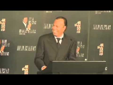 Julio Iglesias: "Mi hijo canta mejor pero el campeón en mujeres soy yo"