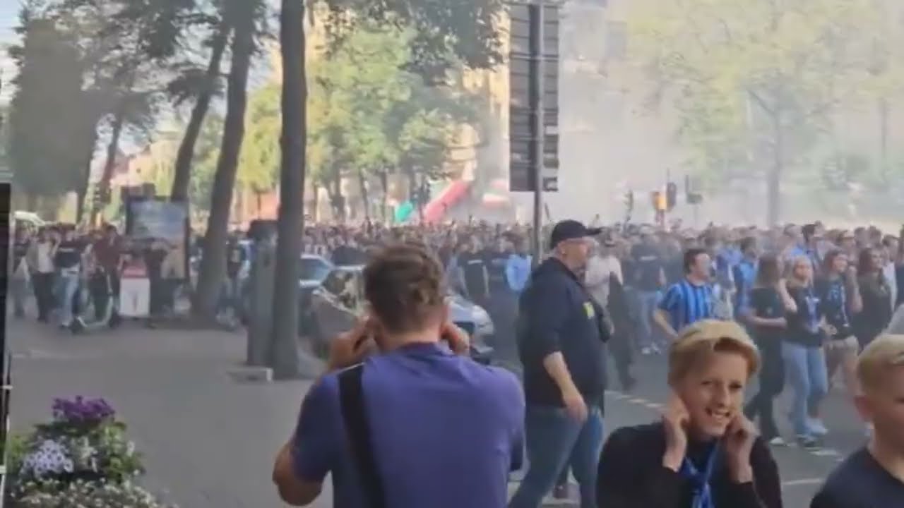 AIK–Djurgården: Marsch, Tifon, Pyroteknik och Ramsor - Stockholmsderby