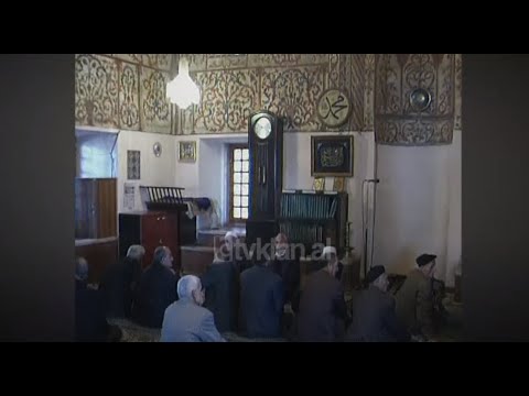 Besimtarët mysliman për Natën e Kadrit (21 Nëntor 2003)