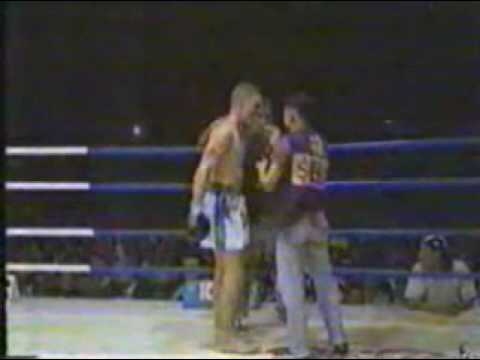 John Wayne Parr vs Raktear Muangsurin Muay Thai