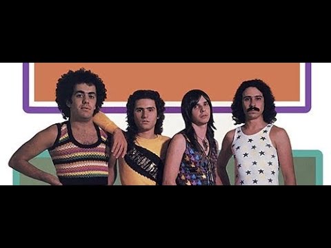 Pholhas - She Made Me Cry (Ela me fez chorar)