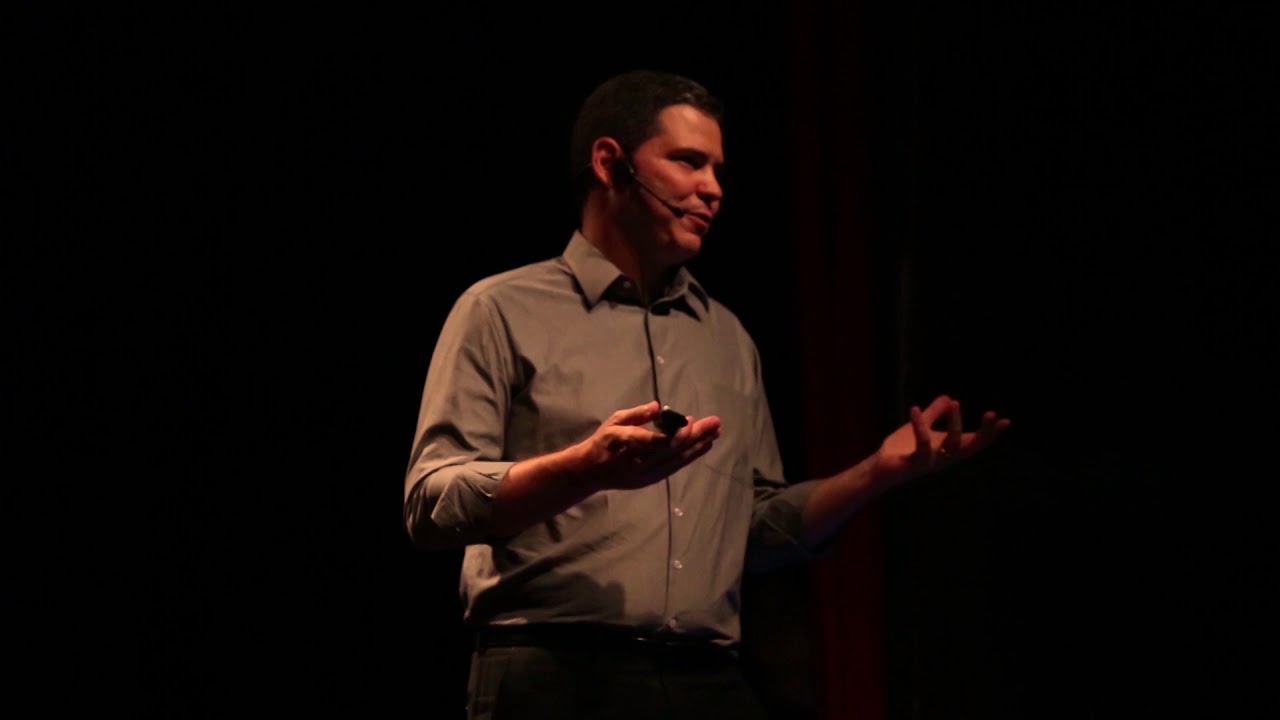 A revolução dos bancos digitais | João Vitor Menin | TEDxPUCMinas