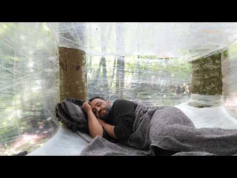 SOLO CAMPING IN HEAVY RAIN — BUILDING A PLASTIC WRAP SHELTER IN THE WILD