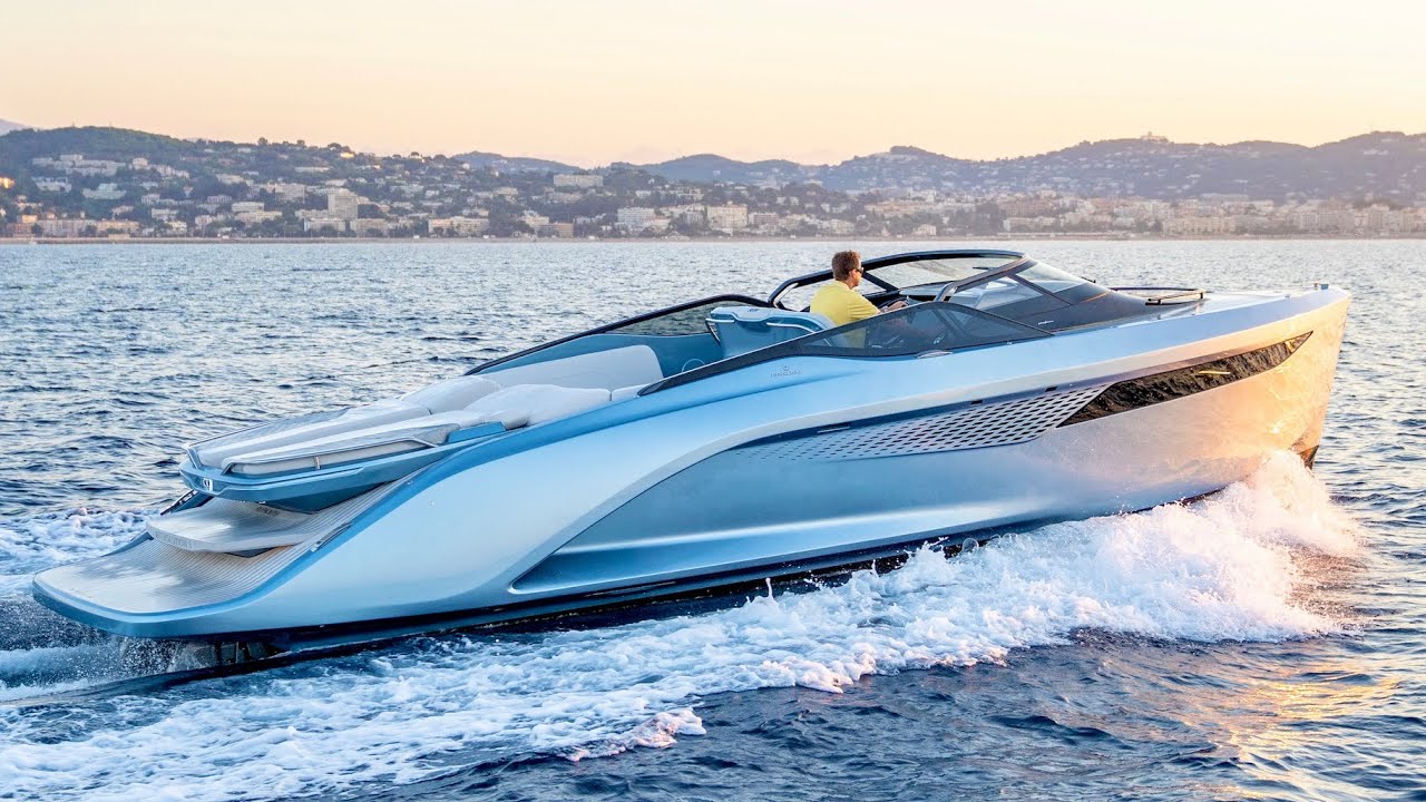 Yacht Tour : Princess R35