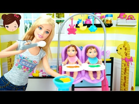 Barbie Quiero Ser Niñera - Barbie Cuida de  Bebe Gemelos - Twin Babysitter Video