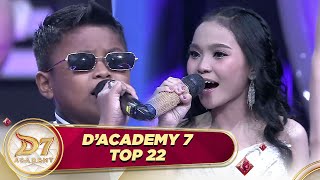 Download lagu Saweran Mengalir! Syaqirah & Kenzo Asyik Joget Duet “Bunga Dan Kumbang”! | D’academy 7 Top 22 mp3