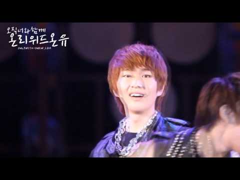 [fancam] 110804 SHINee Onew Surprised expression O__O@ World percussion festival