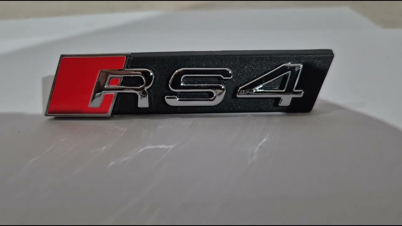 Audi Эмблема RS4 в решётку радиатора Video 1