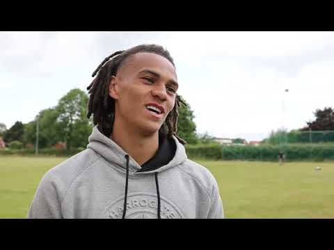 ✍ Miles Welch-Hayes signs for Town