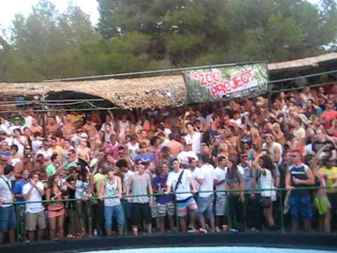 michael james at the zoo project grand opening 2009, ibiza