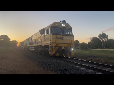 Pacific National 5PM5 freight with NR65 and NR90 at Inverleigh heading to Melbourne 25/12/2022