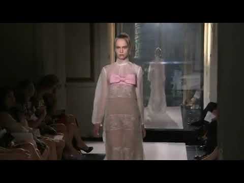 Valentino Haute couture autumn winter 2010-11 fashion show