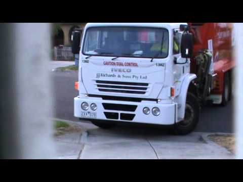 Garbage truck's off-road driving