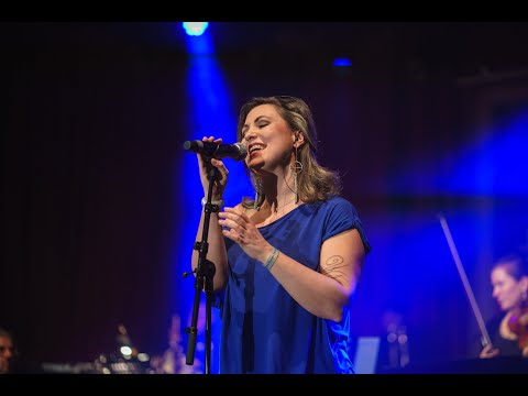 13. Dresdner Neujahrssingen - Tori Amos "Winter" mit Maxi Kerber