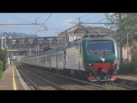 Treno del Mare 3060 Bergamo - Ventimiglia in transito a Genova Rivarolo