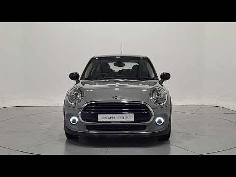 Mini Cooper 5-Door Cooper Classic - Image 2