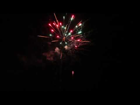 Firework cake 19 shot 1.2 inch review coolest fireworks ever BOOMWOW 18032320 Queenie