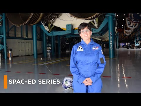 Earth and Moon Distance with Dee