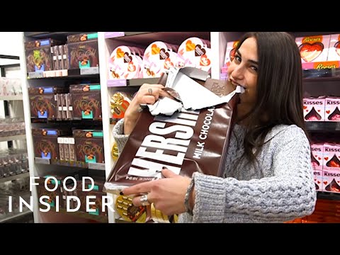 Big Candy Bars At Hershey's Chocolate World