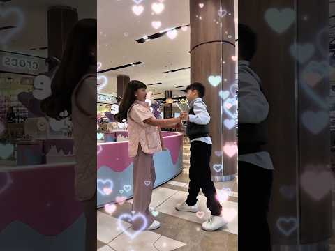 Sofia dancing with Nico, Luna's fake boyfriend. #yoloaventuras