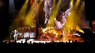 preview picture of video 'Rush - Closer to the Heart - Time Machine Tour Kansas City 2010.AVI'