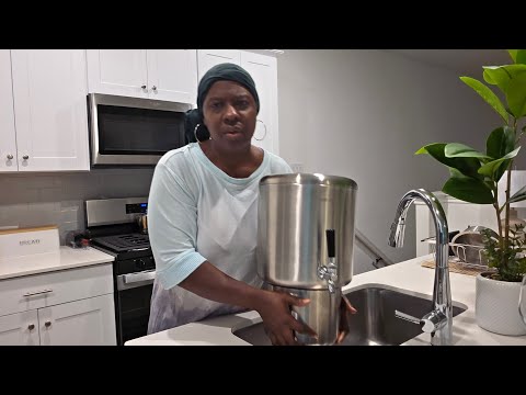 STUDIO APARTMENT: Winter Storm Survival in a Studio Apartment: The Only Way To Get Clean Water! 