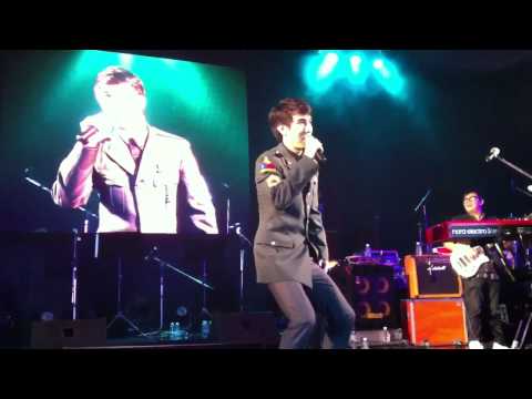 P'Eddie Talk [Lip-Jet-Pod : A Very Serious Show]