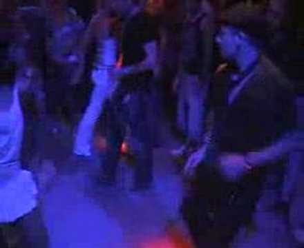 Club-Style Cha-Cha for Salsa Dancers (Yes, It's Worth It)