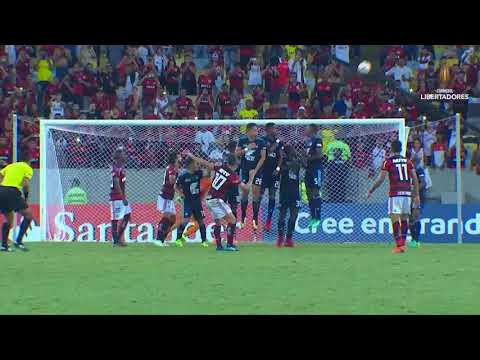 Flamengo vence a Emelec y clasifica a octavos Sola...