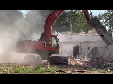 Demolição em andamento