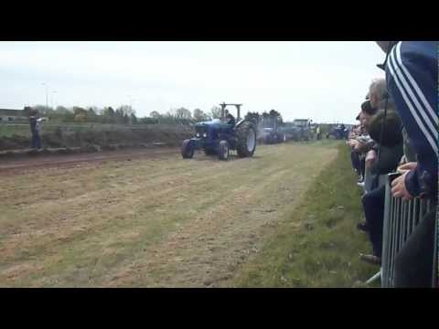 Tractor Pulling at Tractor World  Ireland 2012 [HD]