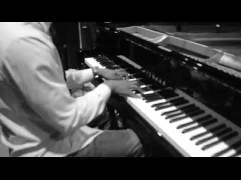 Chris Brown - Don't Wake Me Up - Live Arrangement by 5th Flo.