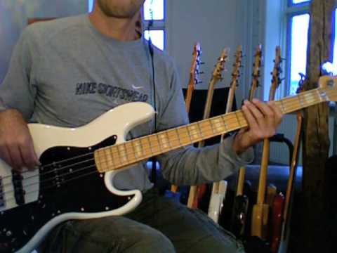 L202 Fast bass fill in A minor