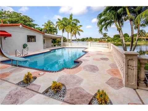 7420 SW 142 AV,Miami,FL 33183 Casa En Venta
