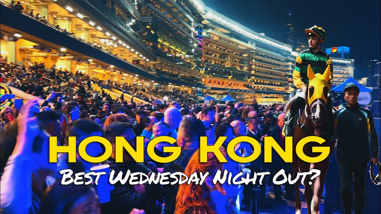 Night tour of Happy Valley Racecourse with live horse racing