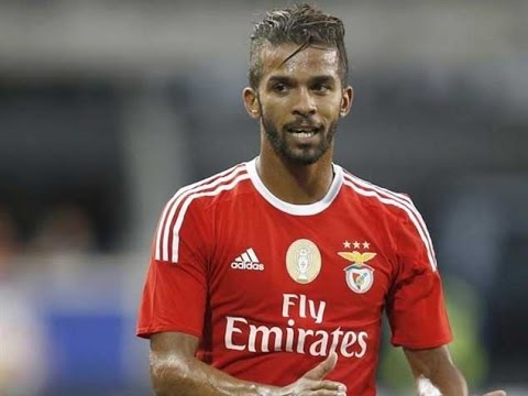 Mehdi Carcela (Benfica) gives his shirt to real fan!!!!!