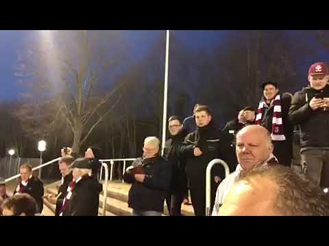 Stimmung im Fanblock des FC Gießen