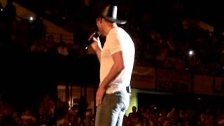 Tim McGraw- Don&#39;t close your eyes keith Whitley cover at KY state fair.MOV