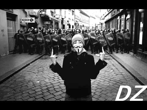 Teuchiland - Dans Ma Tête C'est La Guerre